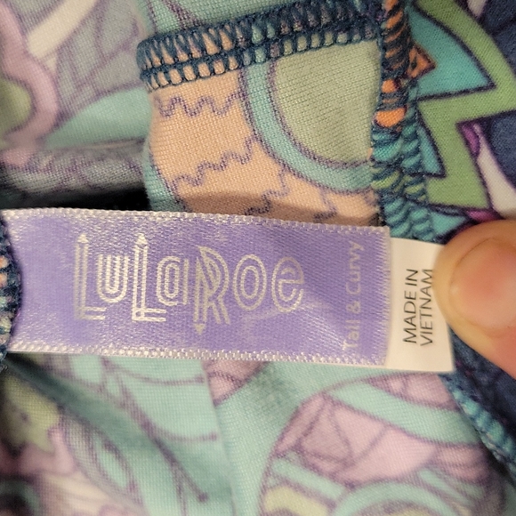 LuLaRoe TC Tall & Curvy Minnie Mouse Disney Leggings - Picture 3 of 4